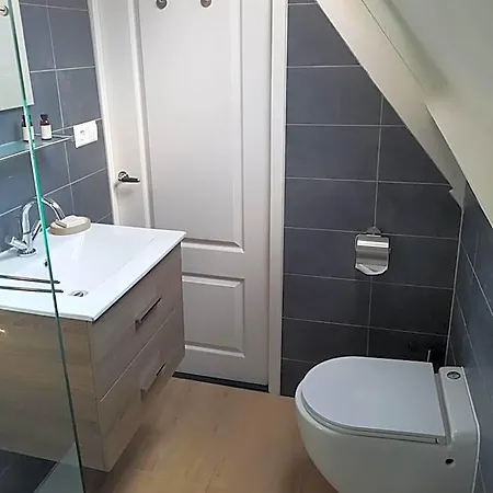 Moments Bed & Breakfast 4*